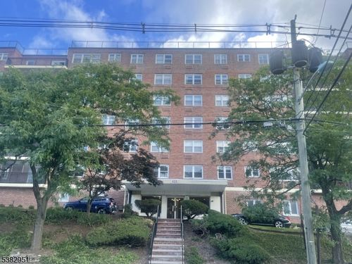 6a-415 Claremont Ave, Montclair, NJ, 07042-1820 | Card Image