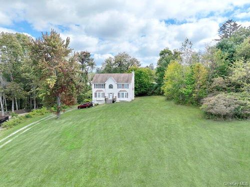 4 Cameron Pl, Wallkill, NY, 12589-2664 | Card Image