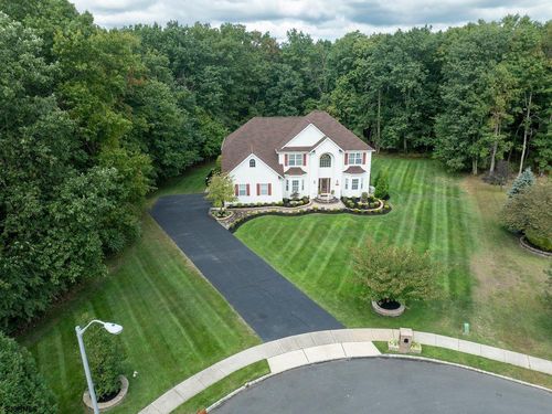 28 Kacie Lynn Ct, Jackson, NJ, 08527-4373 | Card Image