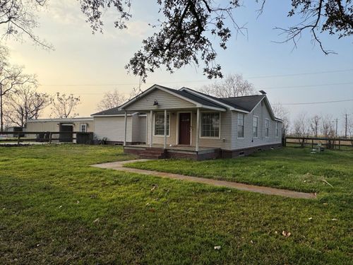 13939 N State Highway 71, El Campo, TX, 77437-2242 | Card Image