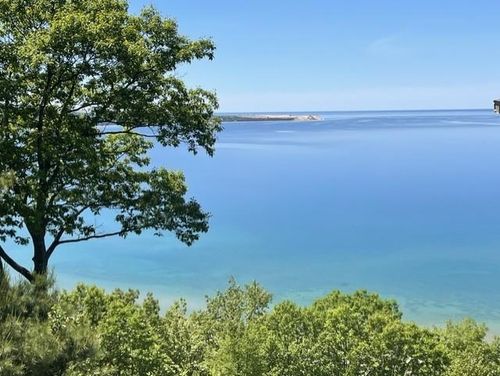 c-2C Pinnacle Pl, Glen Arbor, MI, 49636 | Card Image