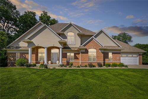 2804 Deer Valley Dr Nw, Swisher, IA, 52338-9441 | Card Image