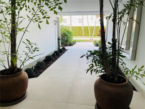 312-290 Sunrise Dr, Key Biscayne, FL, 33149-2102 | Card Image
