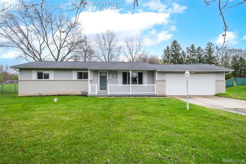 5395 Howe Rd, Grand Blanc, MI, 48439-7910 | Card Image