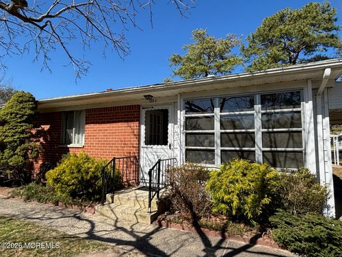 c-133 Hudson Parkway, Whiting, NJ, 08759 | Card Image