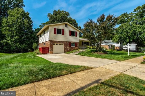 5202 Richardson Dr, FAIRFAX, VA, 22032-3925 | Card Image