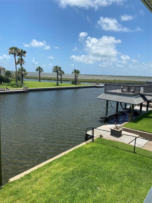 1127 Redfish St, Bayou Vista, TX, 77563-2706 | Card Image