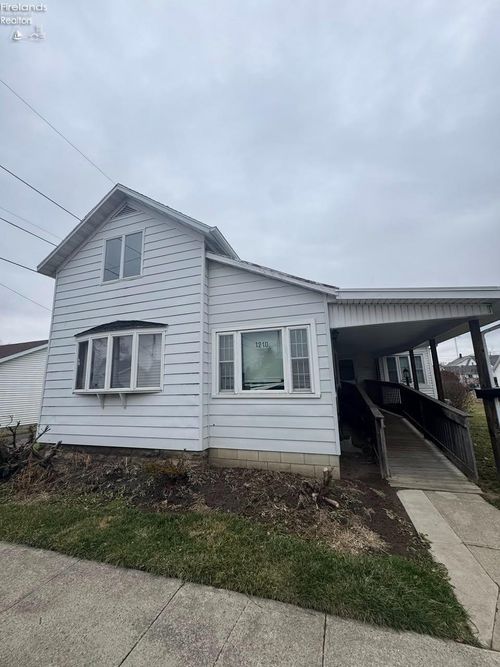 1210 Hazel St, Fremont, OH, 43420-2013 | Card Image