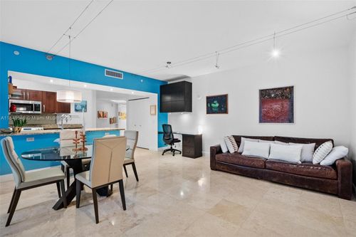 apt-212-19900 E Country Club Dr, Aventura, FL, 33180-3328 | Card Image