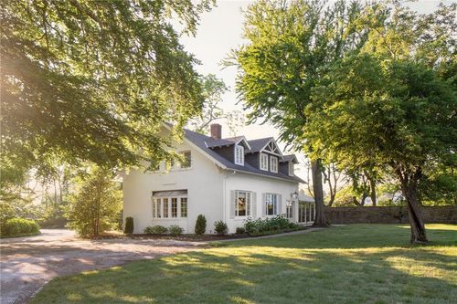 50 Cliff Ave, Newport, RI, 02840-3663 | Card Image