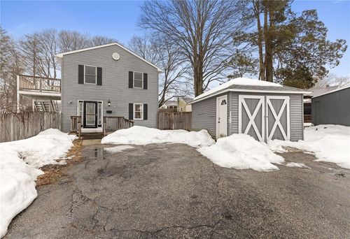 32 Pilgrim Ave, Coventry, RI, 02816-4204 | Card Image