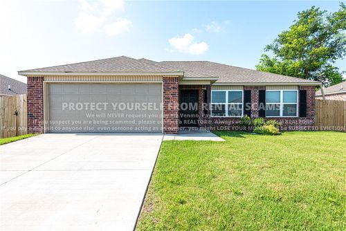 400 W Fitchberg St, Siloam Springs, AR, 72761-8036 | Card Image