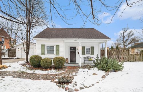223 W Hosmer St, Saint Charles, MI, 48655-1727 | Card Image