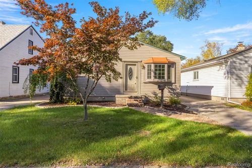 3918 Kingston St, Dearborn Heights, MI, 48125-3236 | Card Image