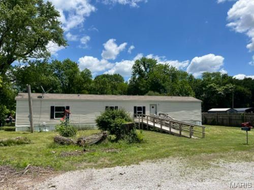 401 S Maple St, Carterville, MO, 64835-1725 | Card Image