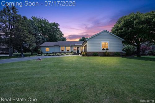 3443 Valley Brook Ln, Brighton, MI, 48114-9279 | Card Image