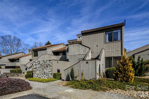 8-8 Lakemoor Ln, Hendersonville, NC, 28739-4059 | Card Image