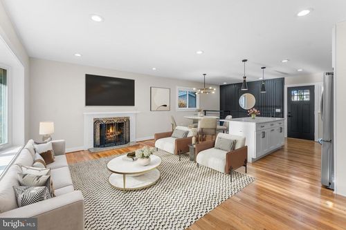 6406 Elmhurst St, DISTRICT HEIGHTS, MD, 20747-4907 | Card Image