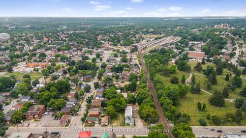 135 Charlotte St, Brantford, ON, N3T2X7 | Card Image