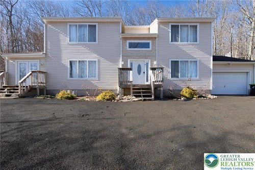 27 Brunswick Dr, Mount Pocono, PA, 18344-1145 | Card Image