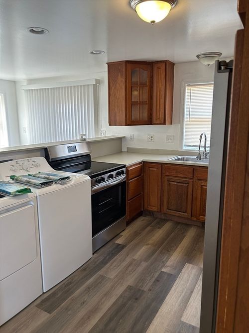 b-87 N High St, Derry, NH, 03038-2226 | Card Image