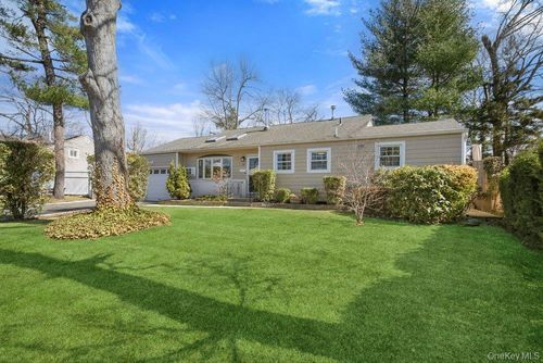 34 Foxwood Dr E, Huntington Station, NY, 11746-2126 | Card Image