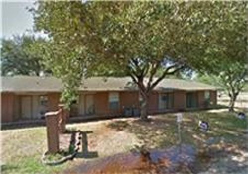 231 Stagecoach Dr, Hondo, TX, 78861-2524 | Card Image