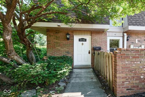 1352 Tishman Ln, Indianapolis, IN, 46260-3434 | Card Image