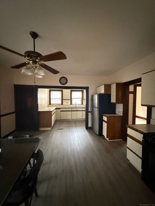 2-27 Madison St, New Britain, CT, 06051-3322 | Card Image