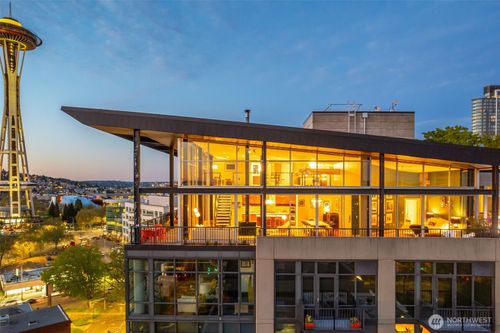 ph1-2720 3rd Ave, Seattle, WA, 98121-1276 | Card Image
