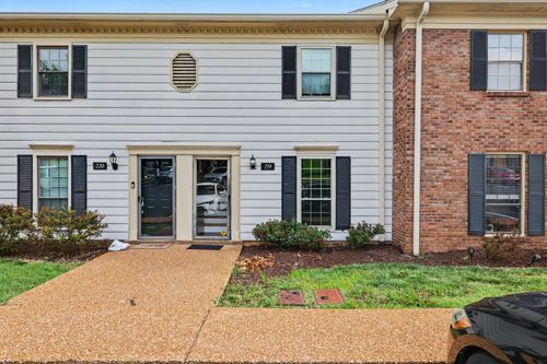 719 Fox Ridge Dr, Brentwood, TN, 37027-3902 | Card Image