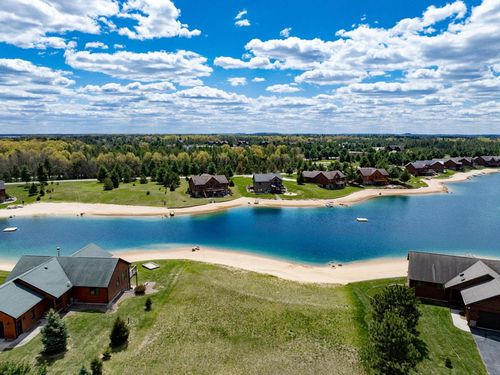 W5601 Castaway Dr, New Lisbon, WI, 53950-9591 | Card Image