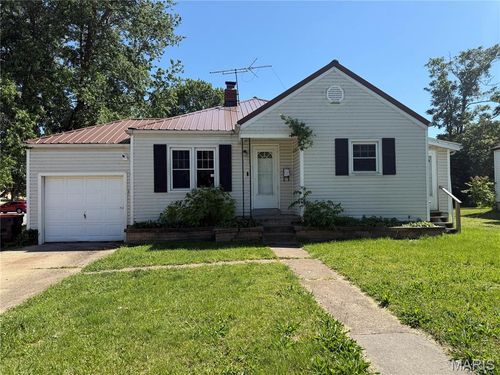 11 Greenwood Dr, Lebanon, MO, 65536-3530 | Card Image