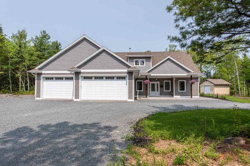 250 Rockcliffe Dr, Enfield, NS, B2T0G7 | Card Image
