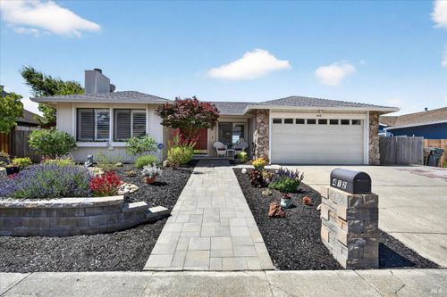 412 Canyon Ct, Benicia, CA, 94510-2114 | Card Image