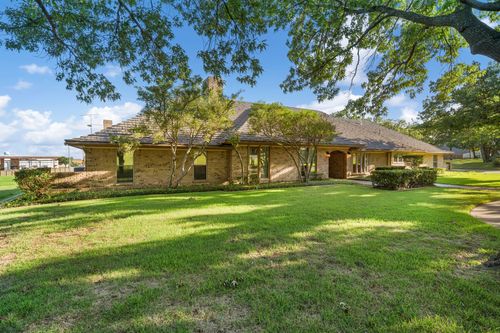8920 Martin Dr, North Richland Hills, TX, 76182-4802 | Card Image