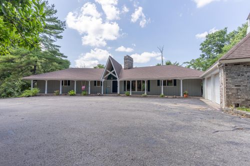 701 W Lee St, MOBERLY, MO, 65270-1742 | Card Image