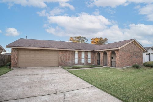 3148 Sandalwood Dr, Port Neches, TX, 77651-6020 | Card Image