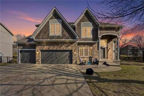 9407 N Laurel Ave, Kansas City, MO, 64157-8603 | Card Image