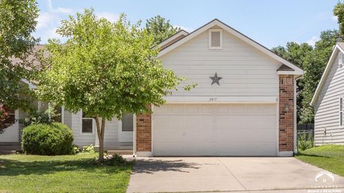2817 Crestline Dr, Lawrence, KS, 66047-3063 | Card Image