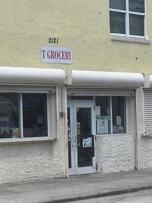 2121 N Tamarind Ave, West Palm Beach, FL, 33407-5770 | Card Image