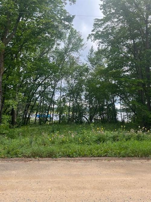 51440 Long Point Pl, McGregor, MN, 55760-5461 | Card Image