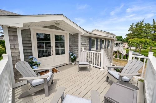 1-6 Richmond Dr, Westerly, RI, 02891-5224 | Card Image