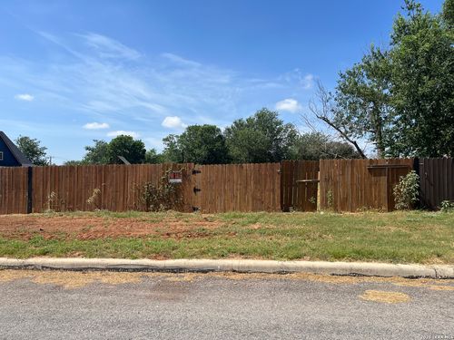 00 S Pecan St, Pearsall, TX, 78061 | Card Image