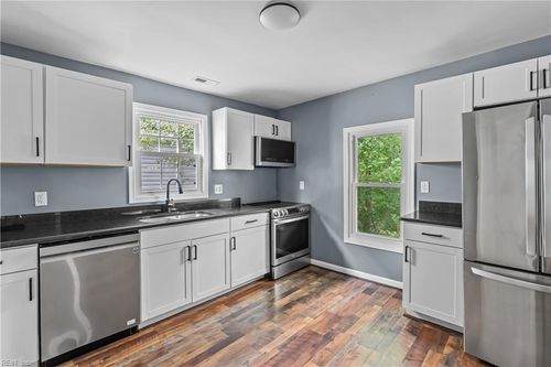 206 Oak St, Suffolk, VA, 23434-3918 | Card Image