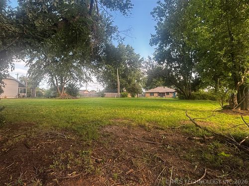 1320 E 12th Street, Okmulgee, OK, 74447 | Card Image