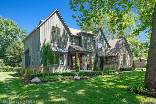 3570 Berkshire Dr, Bloomfield Hills, MI, 48301-4036 | Card Image