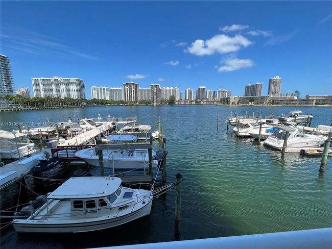 APT-1501 - 18071 Biscayne Blvd, Condo with 2 bedrooms, 2 bathrooms and null parking in Aventura FL | Image 23