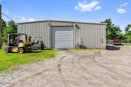 526 1/2 Main St, Bay Saint Louis, MS, 39520-2730 | Card Image