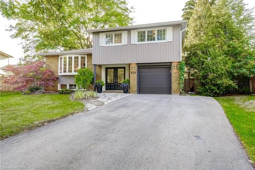 676 Meadow Lane, Burlington, ON, L7L4R8 | Card Image